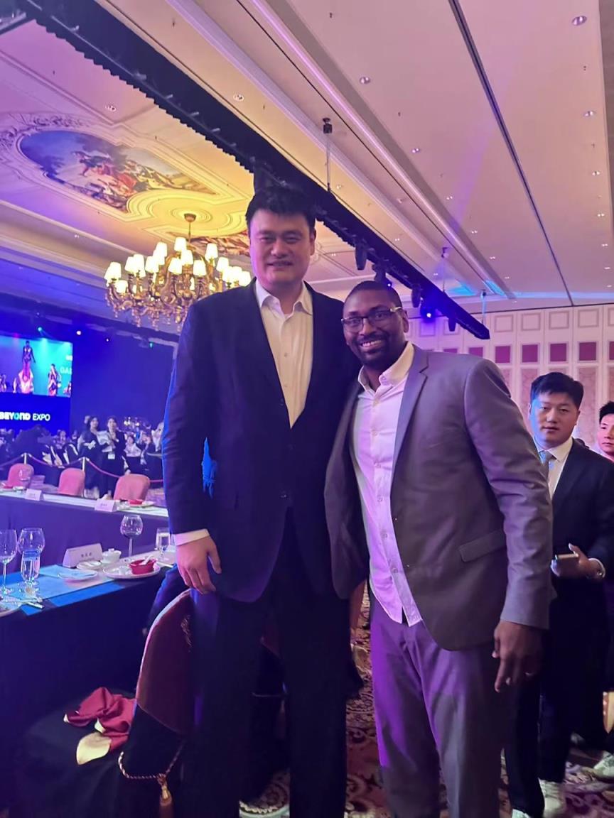 阿泰斯特曬與姚明合照：這是我最喜歡的隊友 姚?。?>
                                <div   id=